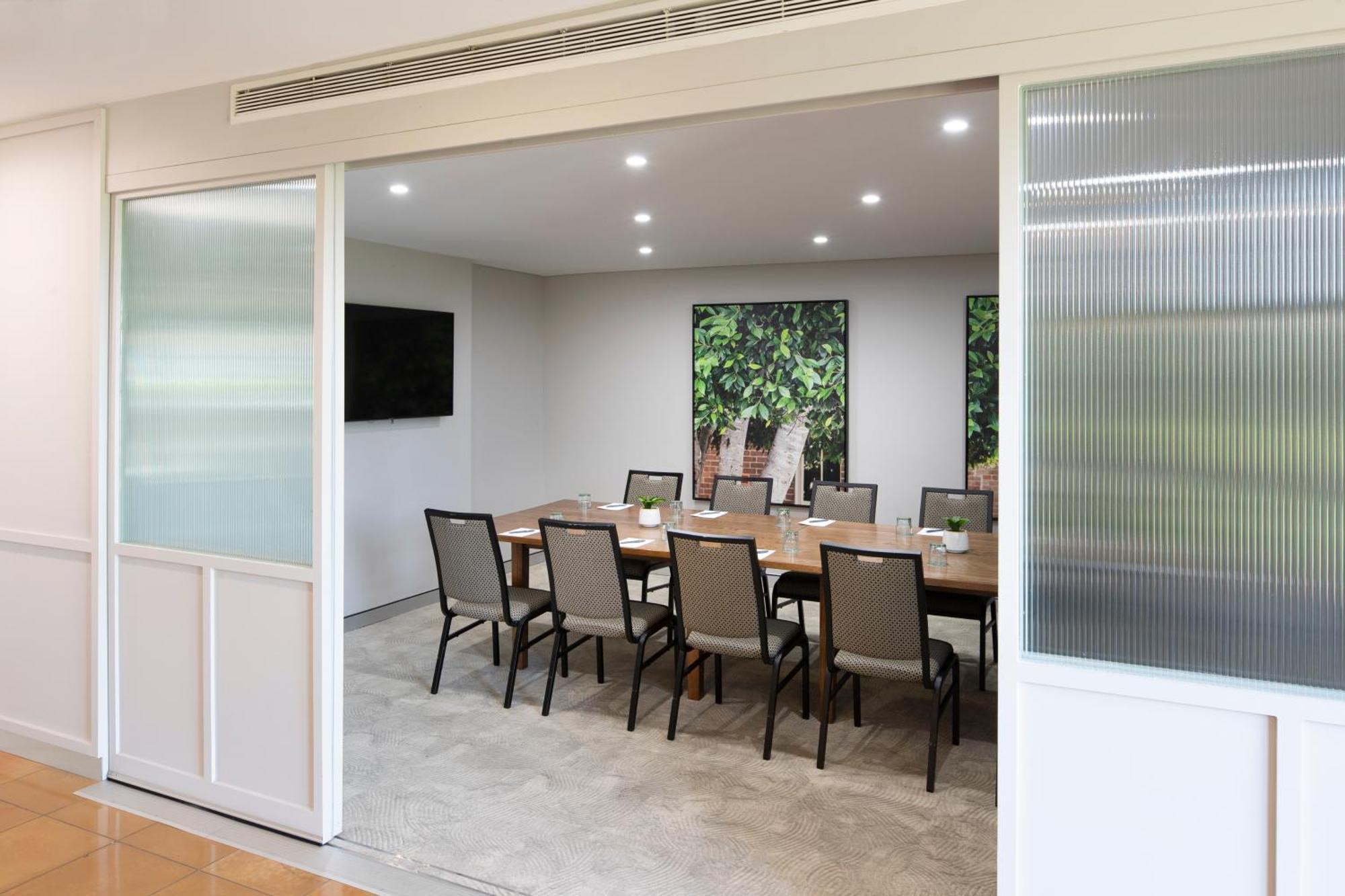 Mercure Sydney Blacktown Arndell Park Exterior photo