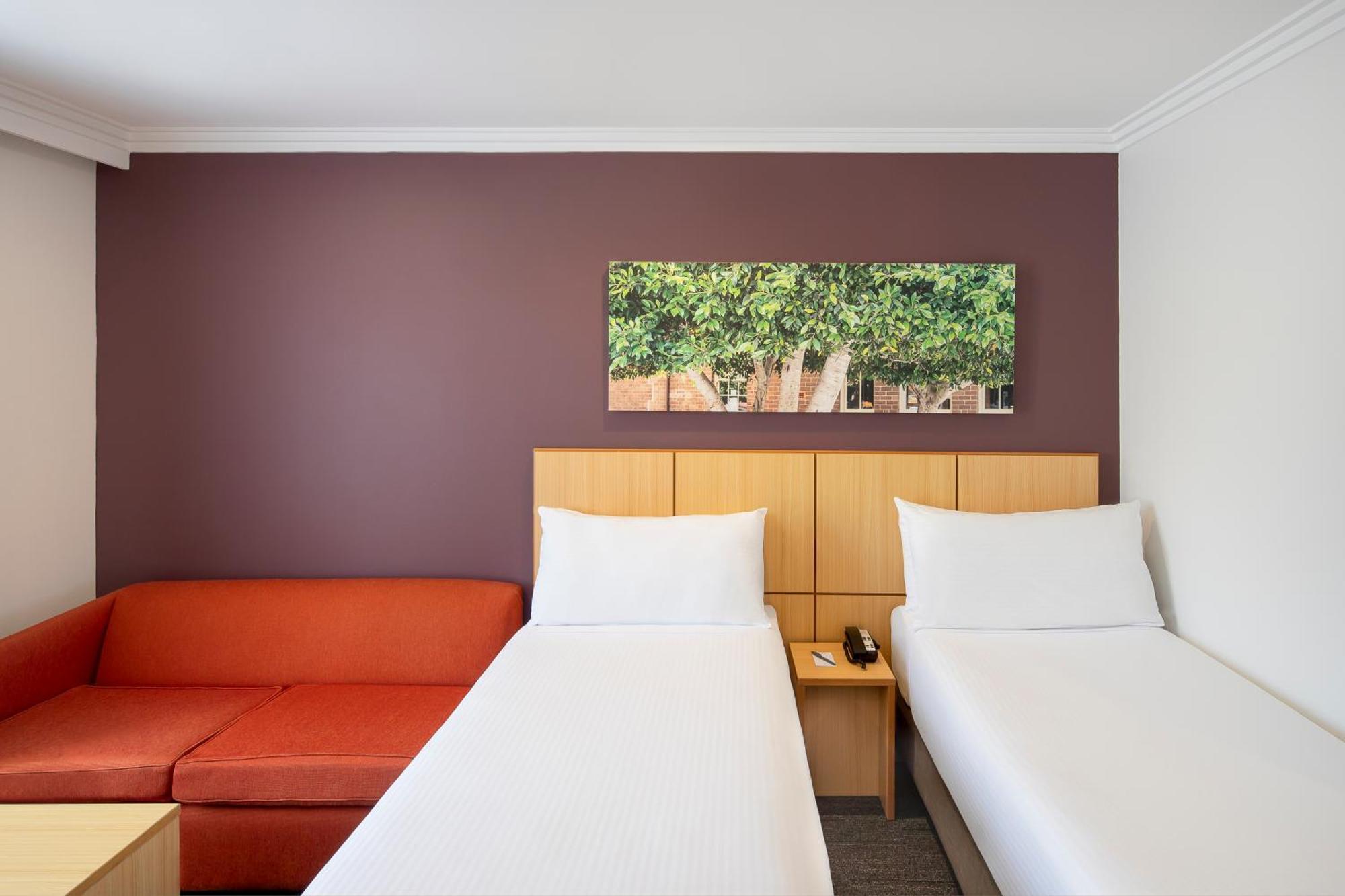 Mercure Sydney Blacktown Arndell Park Exterior photo